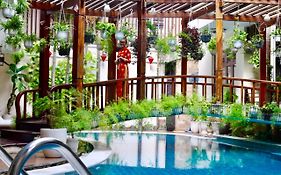 โรงแรมลองไลฟ์ริเวอร์ไซด์